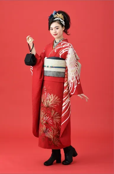 「赤」「白」カラーの振袖9