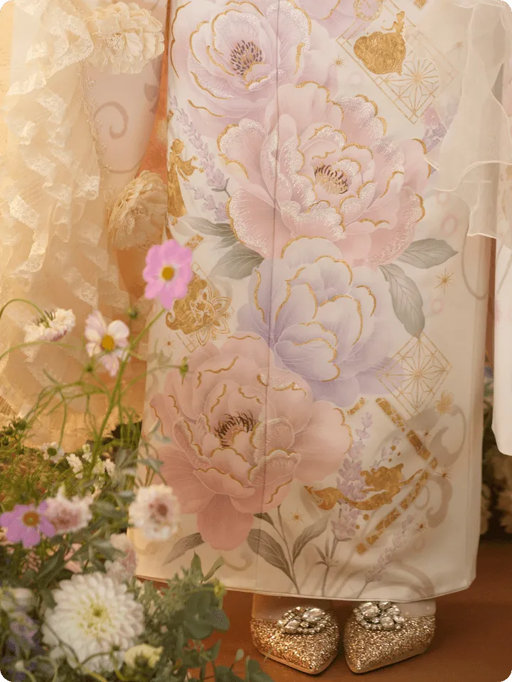 希空が着用するディズニープリンセス振袖 DF-G002