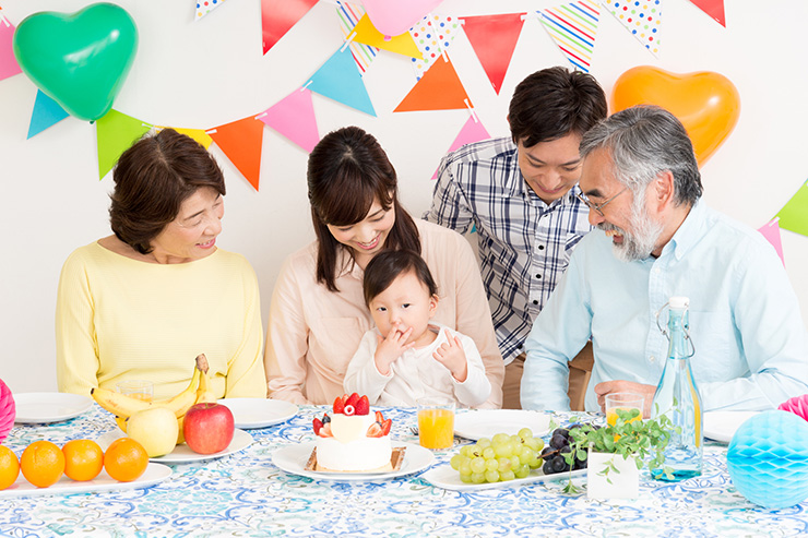 1歳のお誕生日をお祝いしたい！祖父母から孫へのおすすめプレゼントは？